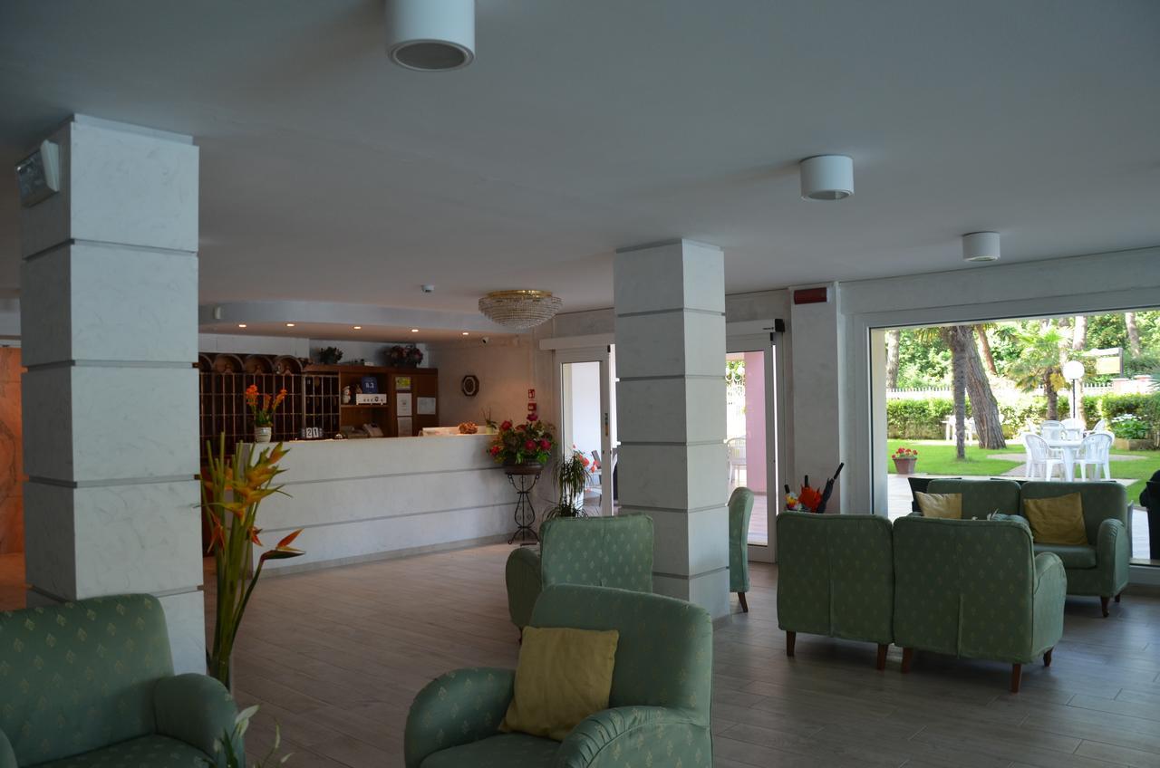 Rosen Garden Hotel 3*